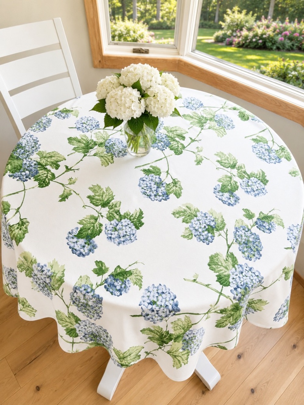 Vintage Ralph Lauren White w Blue Hydrangeas 70 in Round Cotton Tablecloth EUC